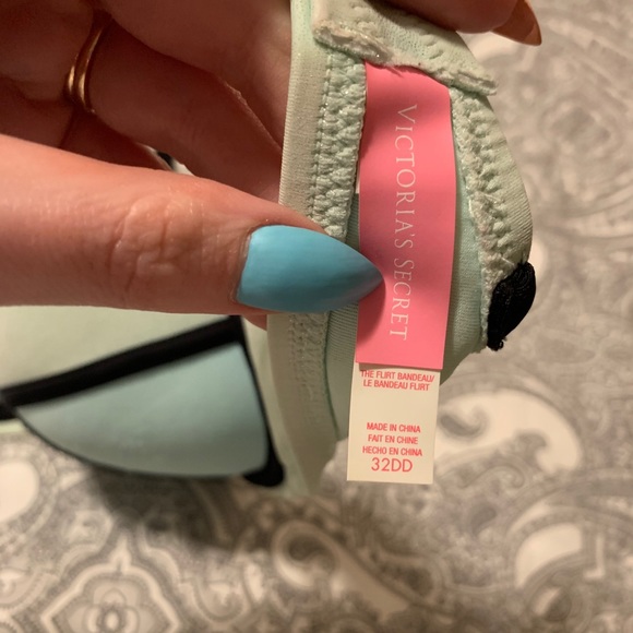 Victoria’s Secret Bikini - Picture 2 of 2